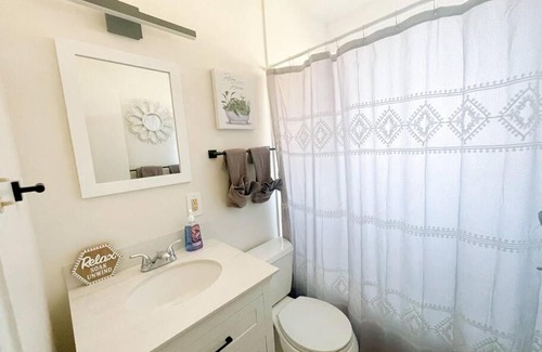 Highland Business Villa | Pet Friendly! Private Casita in Nob Hill