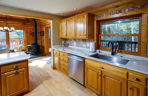 Waupaca Cabina | Pet friendly, Private Lot - Great for Families and Groups!