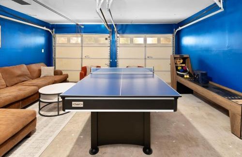 Milwood Casa | Pet Friendly - Q2 & Domain - King Bed, Pool Table