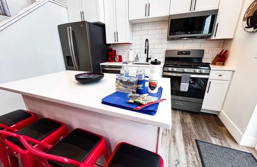 Whitefish Casa | Pet Friendly, Red Poppy at the Quarry, Amazing 2 Bed/2 Bath, Hot Tub, Sleeps 7!