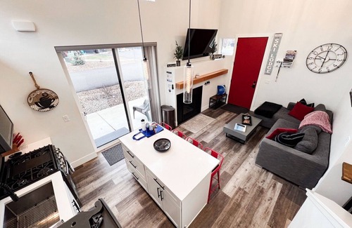 Whitefish Casa | Pet Friendly, Red Poppy at the Quarry, Amazing 2 Bed/2 Bath, Hot Tub, Sleeps 7!