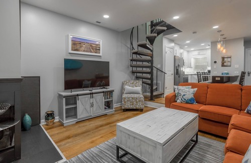 Country Club Estates Condominio | Affordable Family Vacation 2BR Sleeps 6 Downtown Rehoboth Beach Townhome!