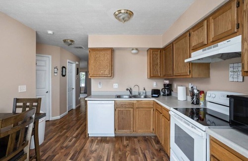 Indianapolis Condominio | Pet Friendly Retreat near Indianapolis