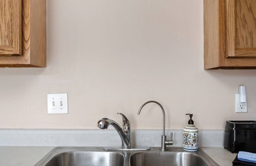 Indianapolis Condominio | Pet Friendly Retreat near Indianapolis