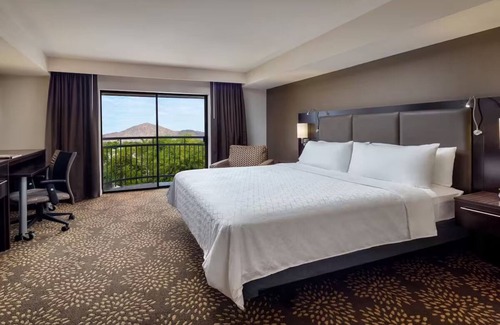 Camelback East Hotel | Pet-Friendly Retreat w/ Pool & Lush Backyard Oasis - Free Airport Shuttle