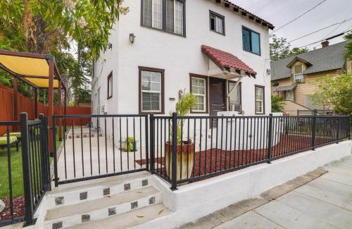 Downtown Riverside Apartamento | Pet-Friendly Riverside Vacation Rental with Patio!