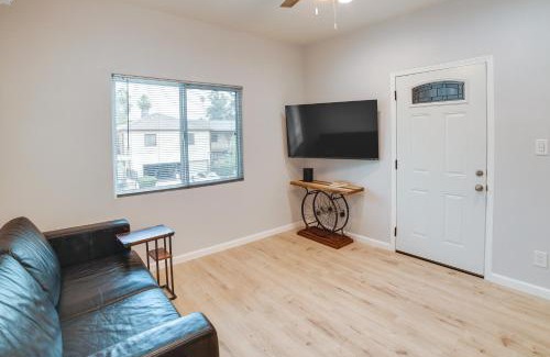 Downtown Riverside Apartamento | Pet-Friendly Riverside Vacation Rental with Patio!
