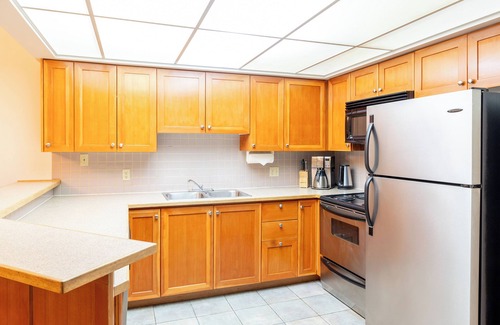 Upper Village Apartamento | Pet-Friendly Rooftop Hot Tub 15 Min Walk to Centre Free Parking & Shuttle