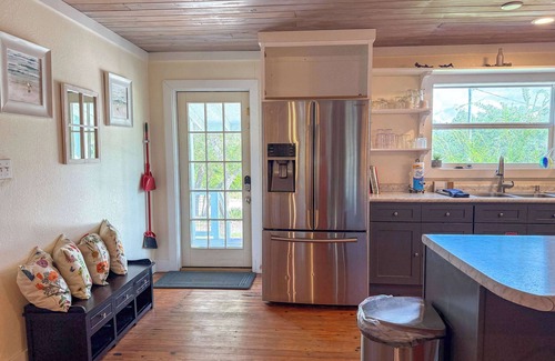 St. George Island Casa | Pet Friendly Sleeps 9 Golf Cart Hot Tub - Weekly Discounts