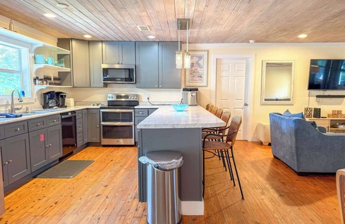 St. George Island Casa | Pet Friendly Sleeps 9 Golf Cart Hot Tub - Weekly Discounts