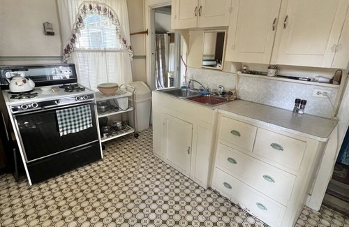 Standish Cabaña | Pet friendly - SEBAGO LAKE BEACHFRONT.