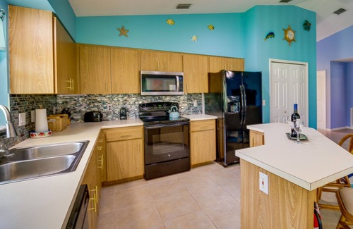 Sebastian Highlands Cabaña | Pet-friendly Sebastian Home: w/ Porch + Lake View!