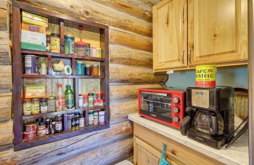 Regina Cabina | Pet-Friendly & Secluded Regina Cabin!