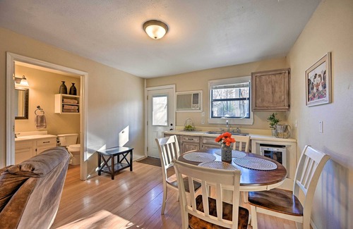 Broken Bow Cabaña | Pet-Friendly 'Shady Oaks' Broken Bow Gem w/ Patio!