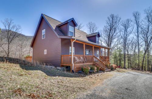 Shenandoah Casa | Pet-Friendly Shenandoah Cabin with Fire Pit and Grill!