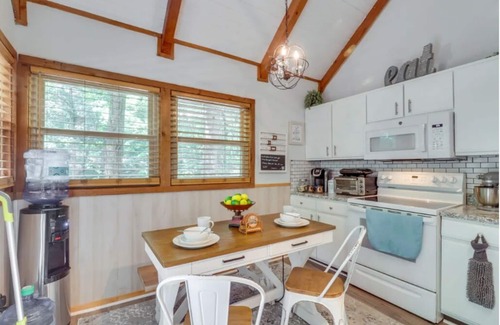 Basye Cabina | Multi-Level Basye Cabin: 3 Mi to Bryce Resort! Pet Friendly!