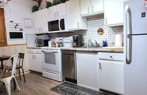 Basye Cabina | Multi-Level Basye Cabin: 3 Mi to Bryce Resort! Pet Friendly!