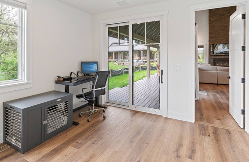 Dover Bay Casa | Pet Friendly, Sleeps 10 People, Private Hot Tub, High Speed WiFi & AC
