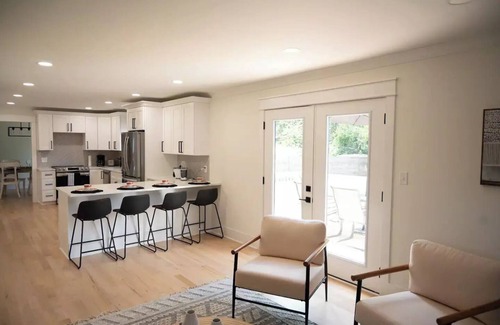 Matthews Casa | PET FRIENDLY - Southern Cape Cod Home
