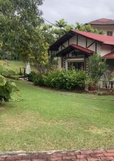 Taman Haji Zainal Casa | Pet-Friendly, Spacious Family Cottage, with Games Lounge & Near Beach