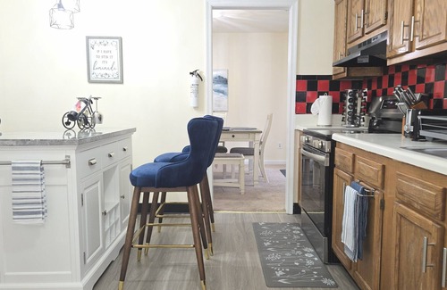 North Chesterfield Casa | Pet-friendly spacious home with parking! Large deck & close to major attractions