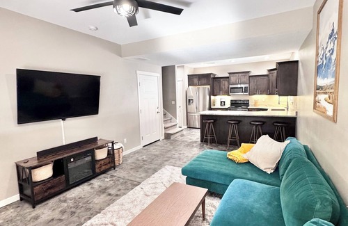 Pocatello Casa | Pet-Friendly Stay. Convenient location near ISU & Hospital. Mountain View’s.