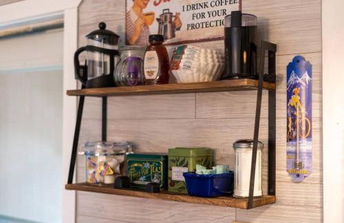 Newport Casa | Pet friendly - steps to water!