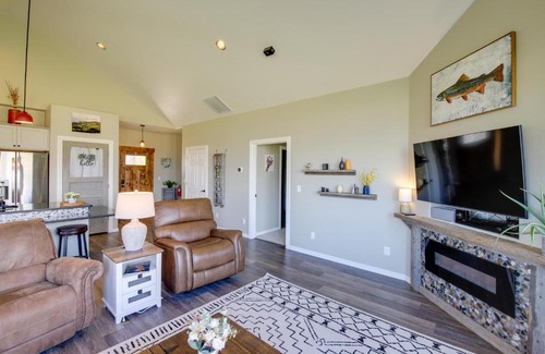Stevensville Casa | Pet-Friendly Stevensville Home with Mountain Views!