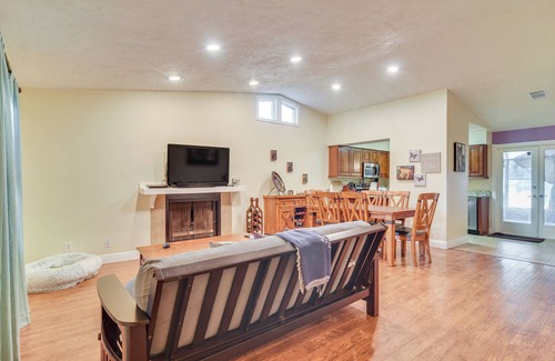 Oldsmar Casa | Pet-Friendly Tampa Bay Getaway: Walk to the Water!