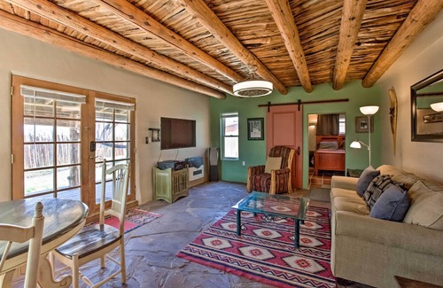 Taos Cabaña | Pet-friendly Taos House w/ Patio & Hammock!