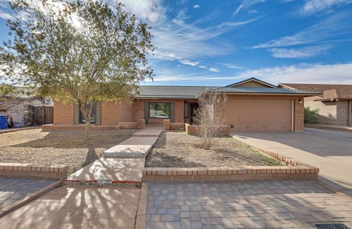 Tempe Cabaña | Pet-friendly Tempe Home w/ Private Hot Tub!