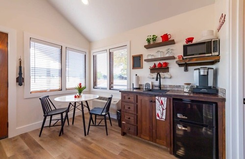 Elm Mott Chalet De Esquí | Pet Friendly The Cardinal Cabin 15MIN to Magnolia