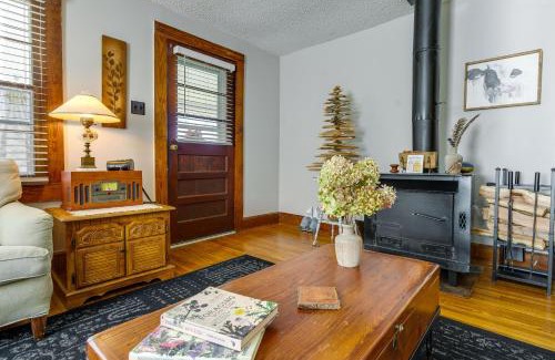 Kyle Casa | Pet-Friendly Topton Home with Patio, Deck and Views!