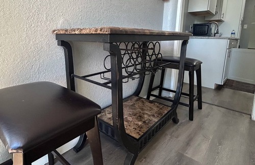 Ybor City Casa | Pet Friendly! TWO KING SIZE BEDS, Fire Stick - Sunshine Bay Retreat Awaits!!