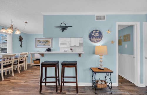 Ocean Drive Cabaña | Pet Friendly Ocean View Cottage - Outdoor Pool - Walk to main street