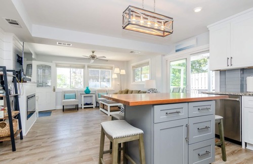 South End Condominio | Pet friendly condo with EV charger and sound views
