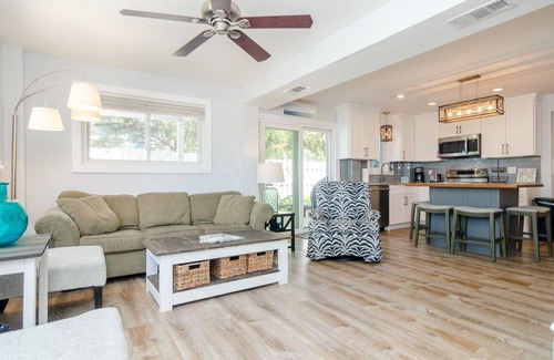 South End Condominio | Pet friendly condo with EV charger and sound views