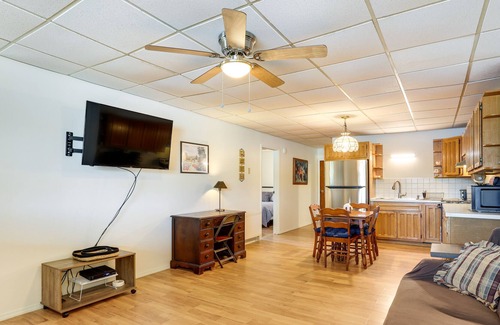 Lake Huntington Apartamento | Pet-Friendly Vacation Rental w/ Kayaks & Rowboat!