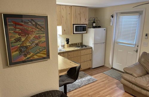 Gravois Mills Cabaña | Pet friendly, Very nice 2 queen bedrooms, cute vacation loft.