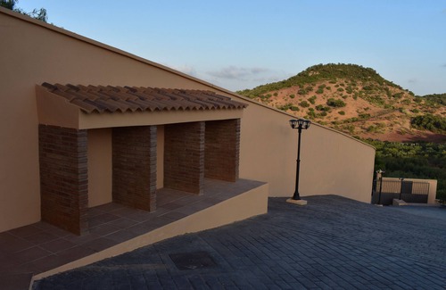 Almogia Villa | Villa "Doña Ana" con piscina y Wi-Fi que admite mascotas