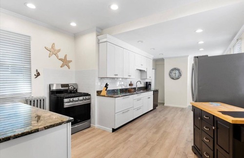 Charlotte Casa | Pet Friendly w/fenced yard; 2BR 2BA Home includes HUGE porch, BBQ & game room!