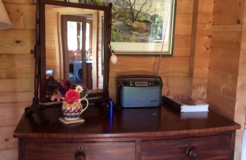 Croscombe Casa | Pet Friendly - Walkers Paradise - South Facing