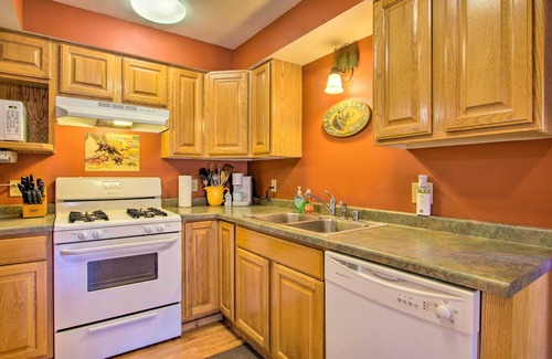 Warrens Cabaña | Pet-friendly Warrens Cabin w/ Fire Pit!