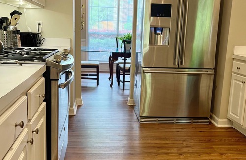 Austell Casa | Pet-Friendly with Fenced Yard: Braves, Six Flags, Nature Escapes & Atlanta Hub!