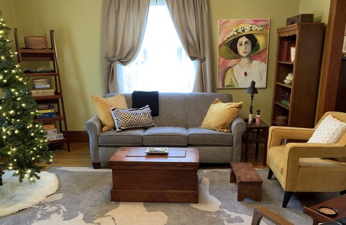 Auburn Casa | Pet friendly with fenced yard and deck
