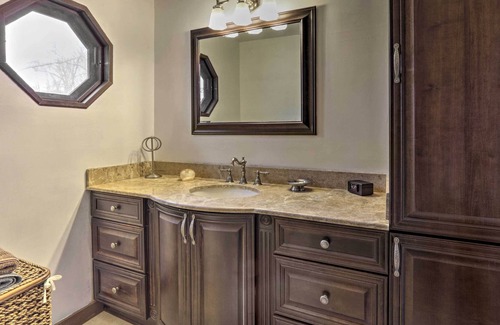 Woodbury Cabaña | Pet-Friendly Woodbury Cottage w/ Fire Pit & Pool!