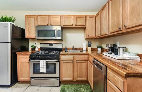 East Allegheny Casa | ★Pet Friendly★1BR/1BA House!★Great Location★