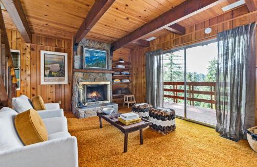 Arrowhead Villas Casa | Pet & Kid Friendly Cozy Cabin, BBQ, Firepit, Outdoor Dining, Forest Views