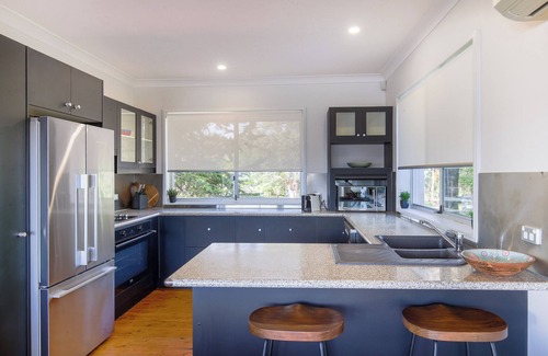 Surfside Casa | Pete's on the Beach, less than 5 minutes to Batemans Bay CBD