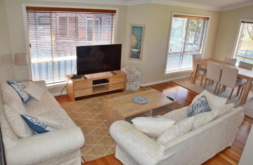 South West Rocks Casa | Pete's Place - Bring your own linen.
